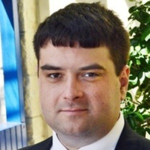 Steve Lewis